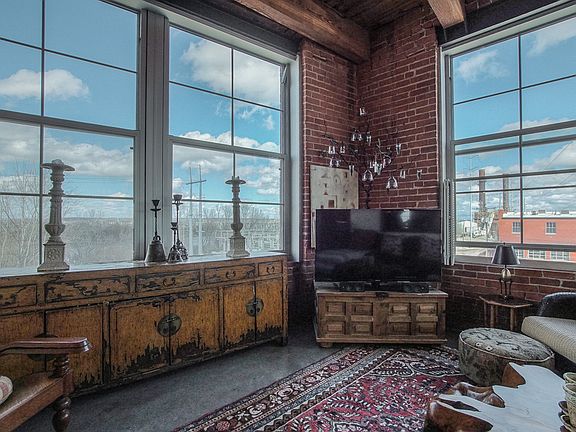 3rd image of 136 Main St APT 302