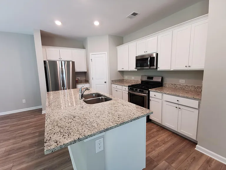 292 Golden Eagle Pkwy — Photo 7