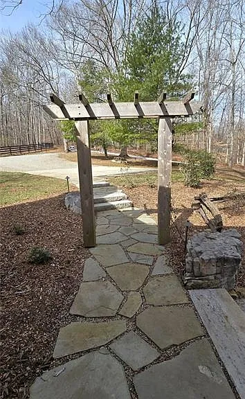 812 Bessie Ln — Photo 8