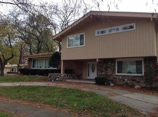 920 Ash St, Homewood, IL 60422