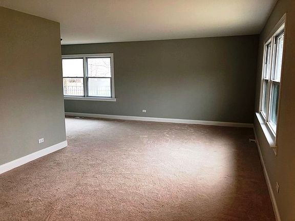 2nd image of 1028 W Elmwood Ln