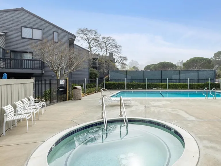 132 Cypress Pl — Photo 21