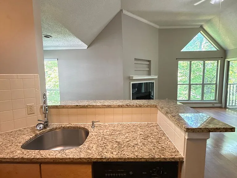 2518 Cranbrook Ln #4 — Photo 6