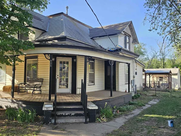 425 W Kansas Ave, Little River, KS 67457