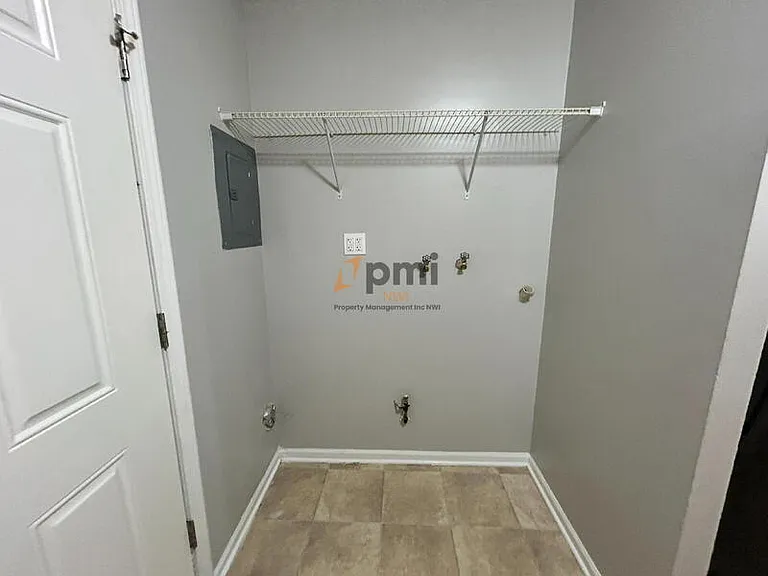 5929 Jefferson St — Photo 11