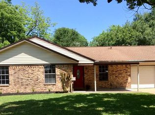 1802 Coffee St, Alvin, TX 77511