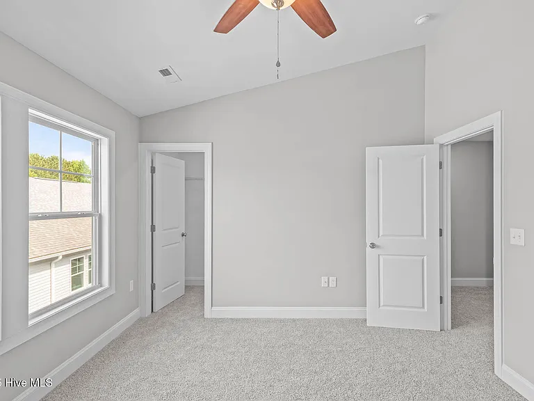 327 Starfish Ln — Photo 40