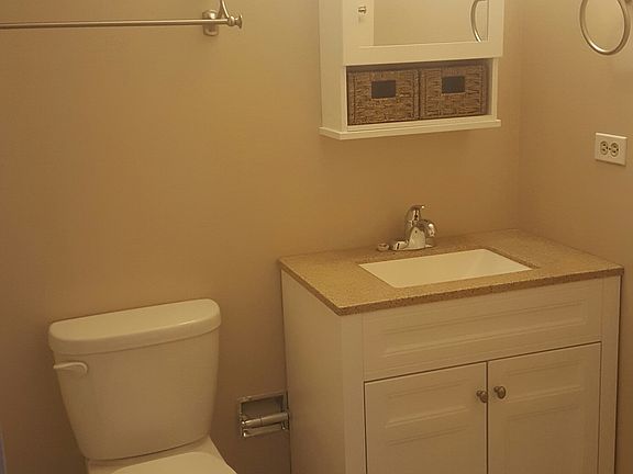 5th image of 300 W Fullerton Ave APT 322