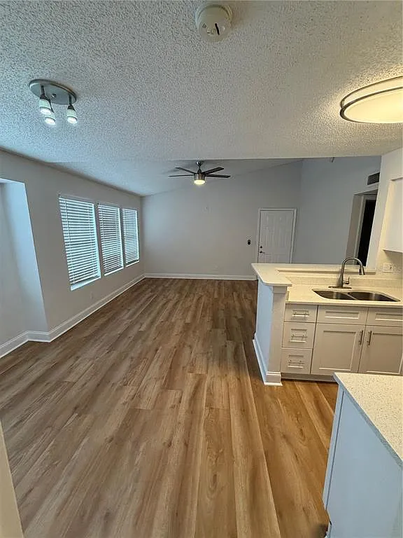 2 bed, 2.0 bath, 971 sqft, $1,800 — Photo 4