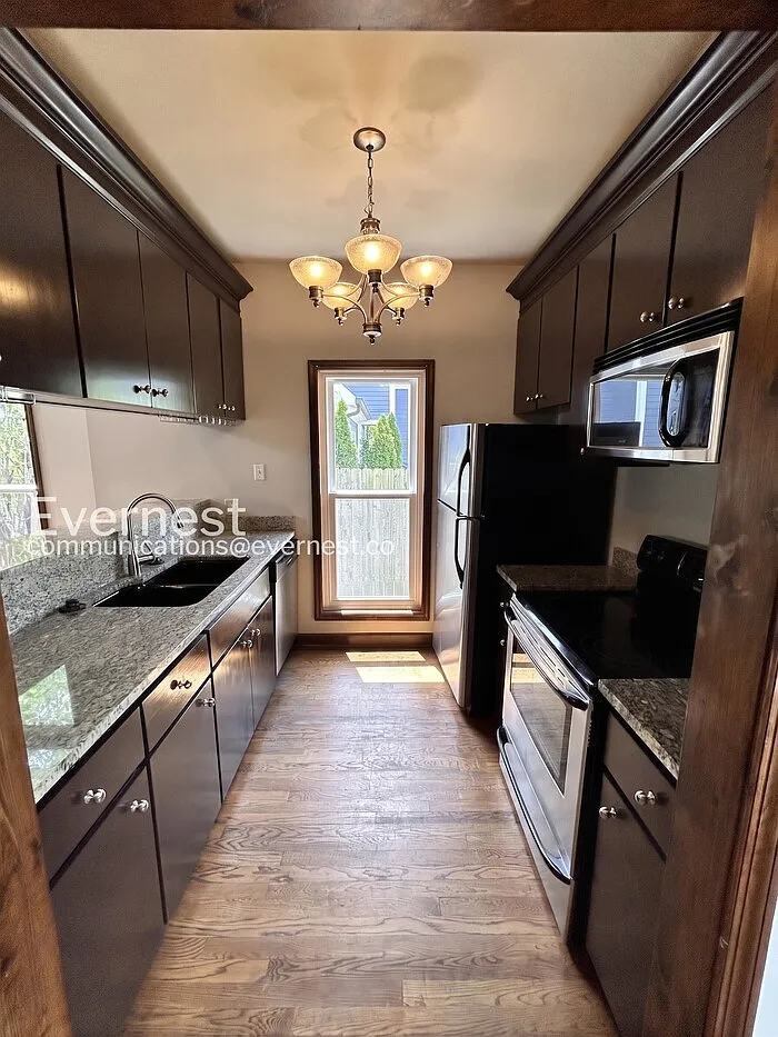 2 bed, 2.0 bath, 1414 sqft, $2,595 — Photo 4