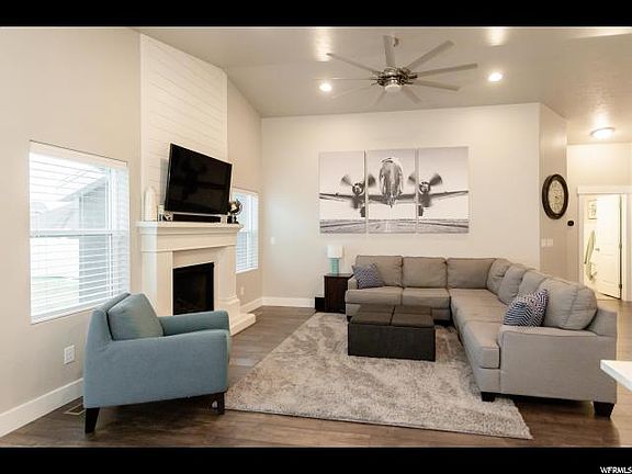 2nd image of 527 W Parkview Dr