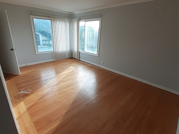 4th image of 272 Abbot Ave APT 5