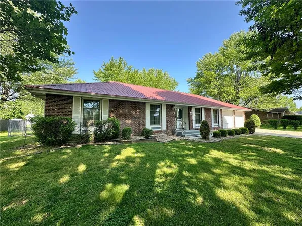 613 N Charles Ave, Saint James, MO 65559