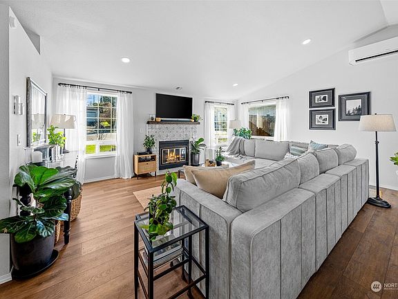 3rd image of 6407 N 51st Street