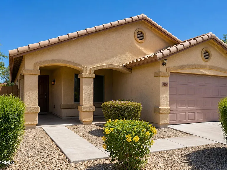 5256 W Pleasant Ln — Photo 2