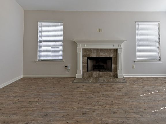 4th image of 570 Old Mill Way