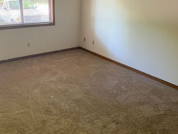 5th image of 814 Creekside Dr APT 6