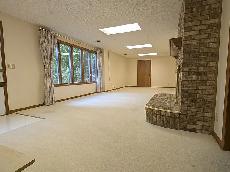 7907 W R Ave — Photo 3
