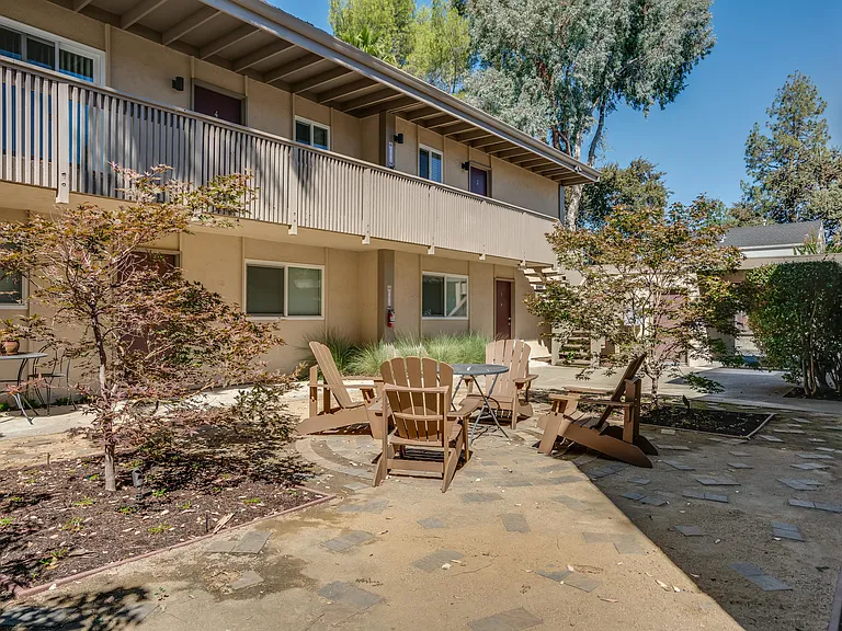 137 Sierra Dr — Photo 30