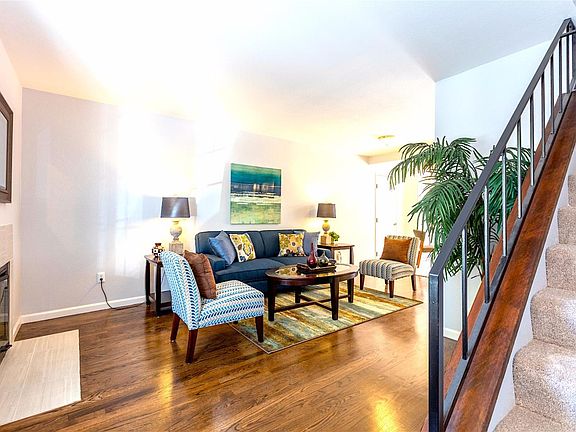3rd image of 1084 Rymar Way