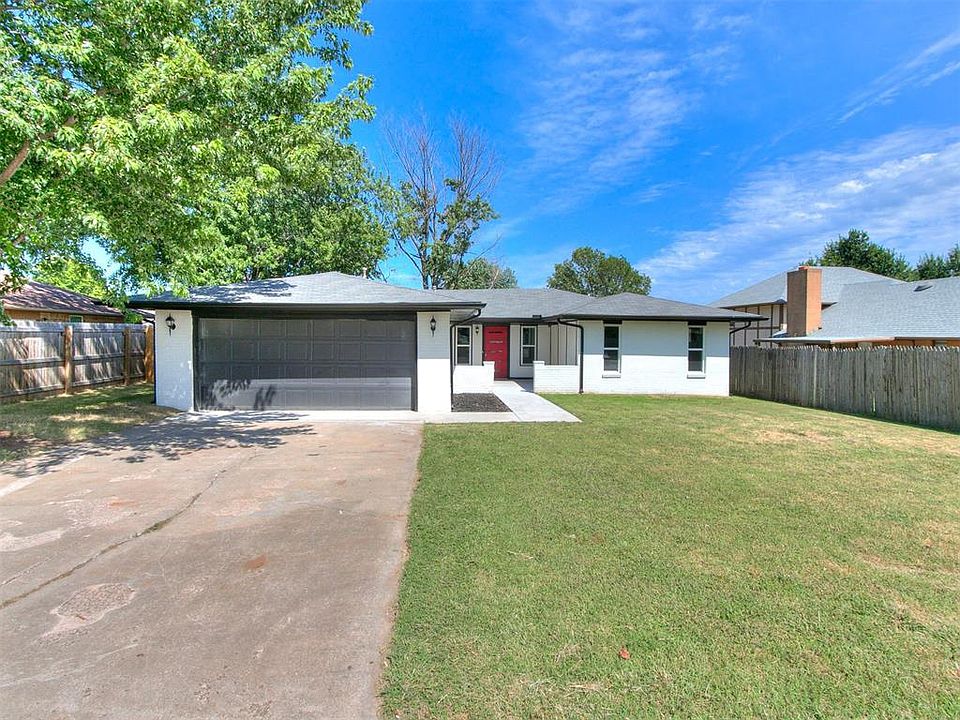 1st image of 104 N Ramblin Oaks Dr