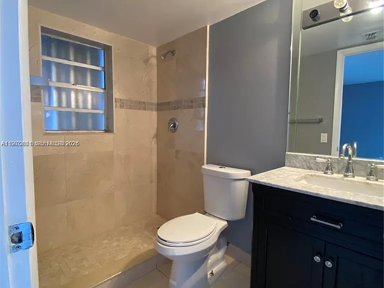 1735 W 60th St #M301 — Photo 20
