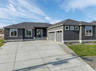 4421 Rosencrans Dr, West Richland, WA 99353