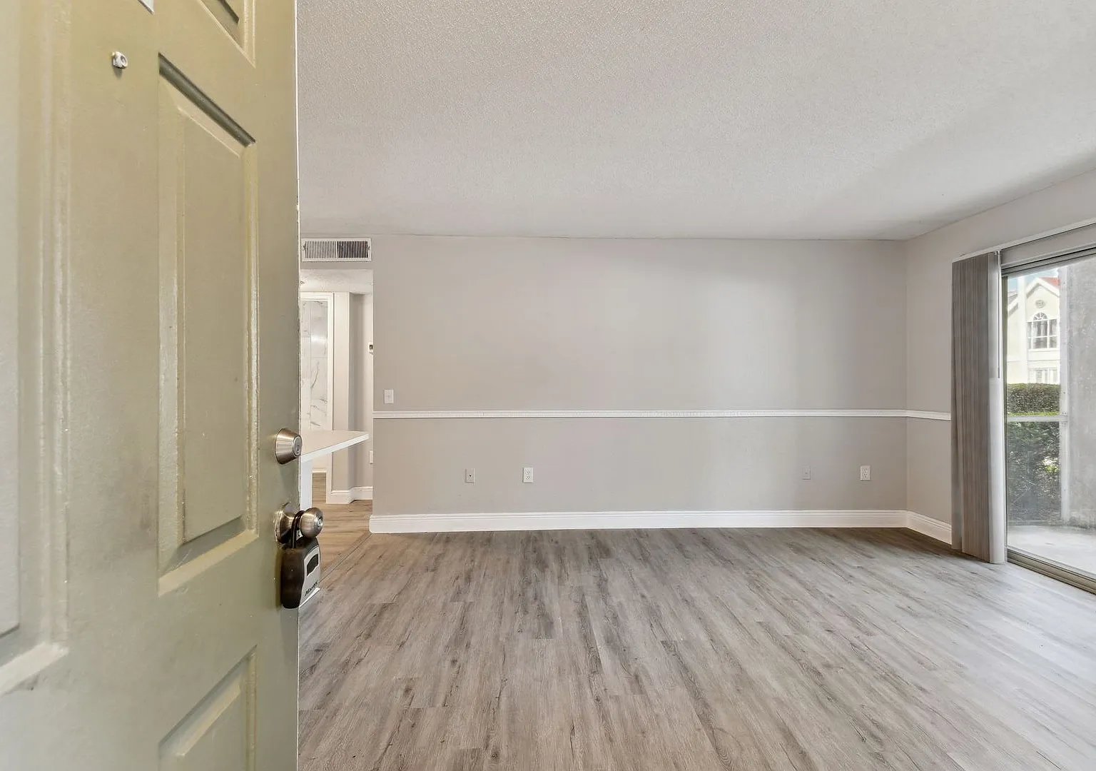 1/1 condo in New Tampa gated community on ground floor unit — Photo 3