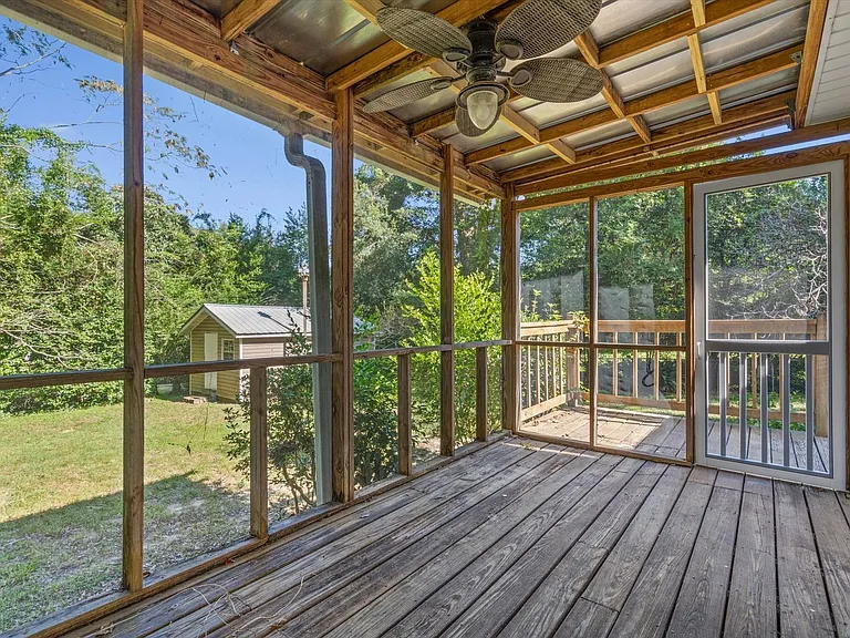 315 Azalea Cir W — Photo 19