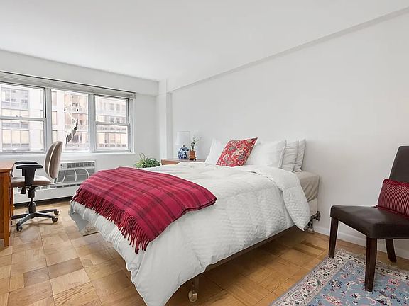 3rd image of 153 E 57th St #7