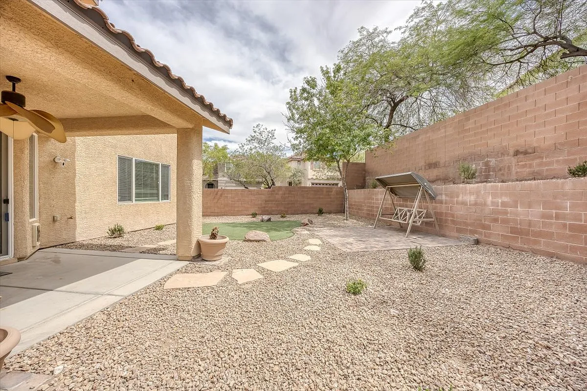 3 bed, 1814 sqft, $2,350 — Photo 4