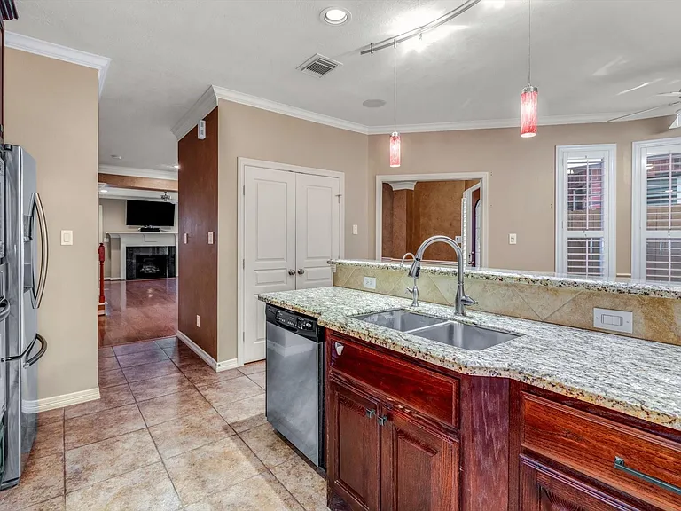 1524 Birdsall St — Photo 21