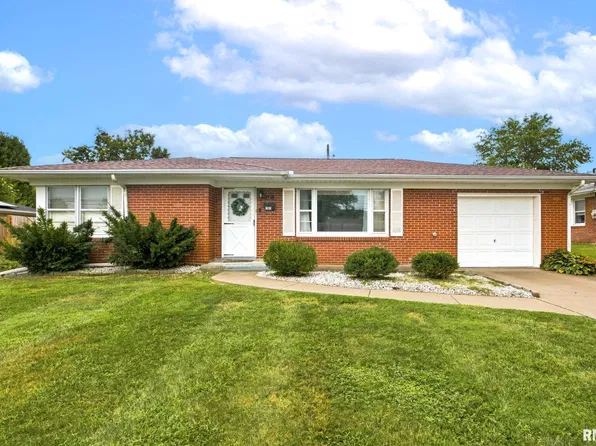 1703 W Hendrickson St, Marion, IL 62959