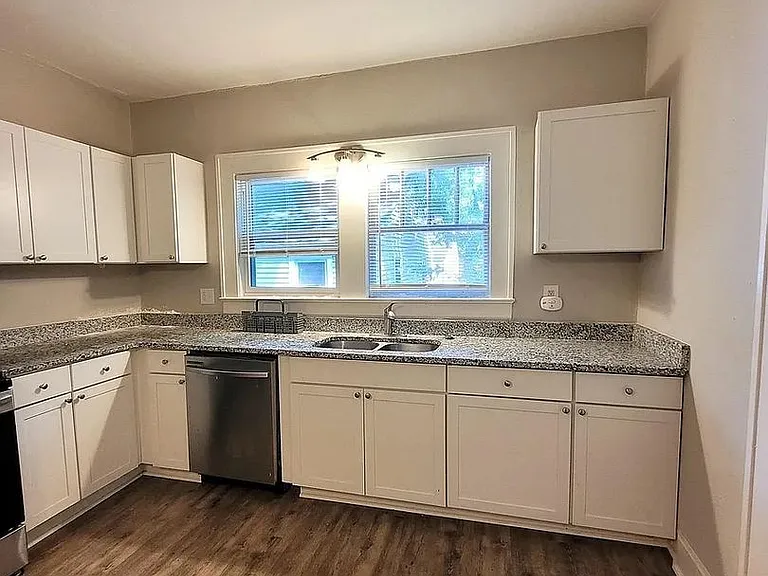 802B Park Ave — Photo 19