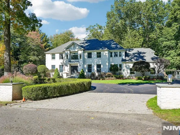 1 Canterbury Road, Norwood, NJ 07648