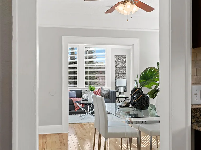 2801 W Estrella St — Photo 14