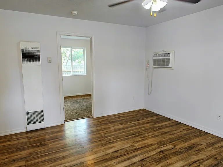 913 S Wardwell Ave #B — Photo 11