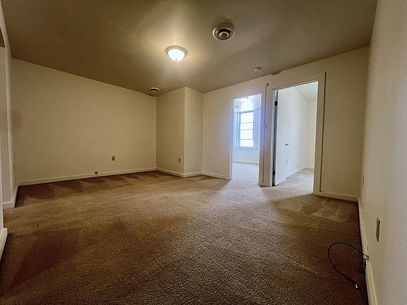 3rd image of 3528 Boulevard Of The Allies #2