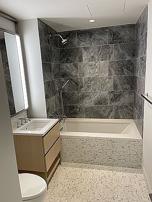4th image of 500 W 45th St #323