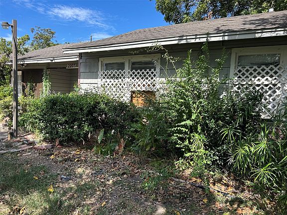 2nd image of 2207 Norman St