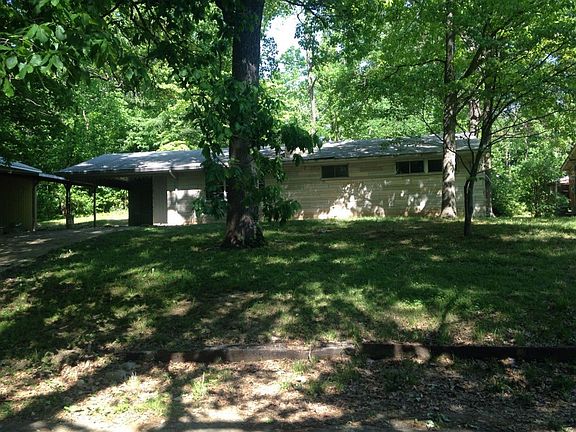 4th image of 824 Sharon Dr