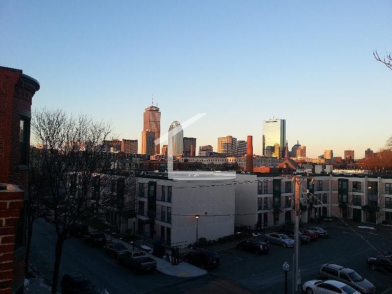 2nd image of 78 Hammond St #9MA