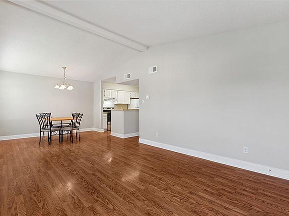 3rd image of 2936 Manhattan Blvd Unit 189