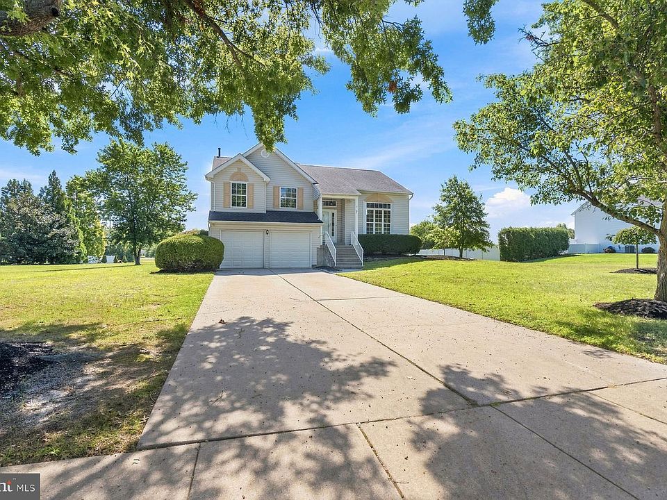 1st image of 7 Orchardview Dr