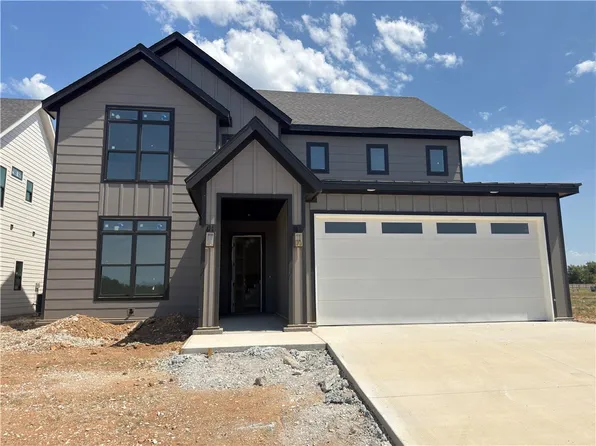 6017 S 41st St, Rogers, AR 72758