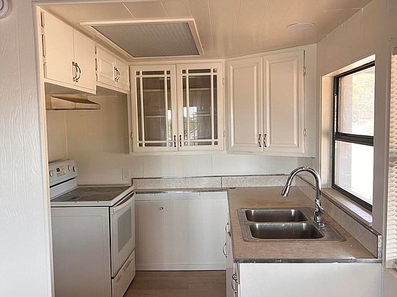 5th image of 1809 E Smith Pl