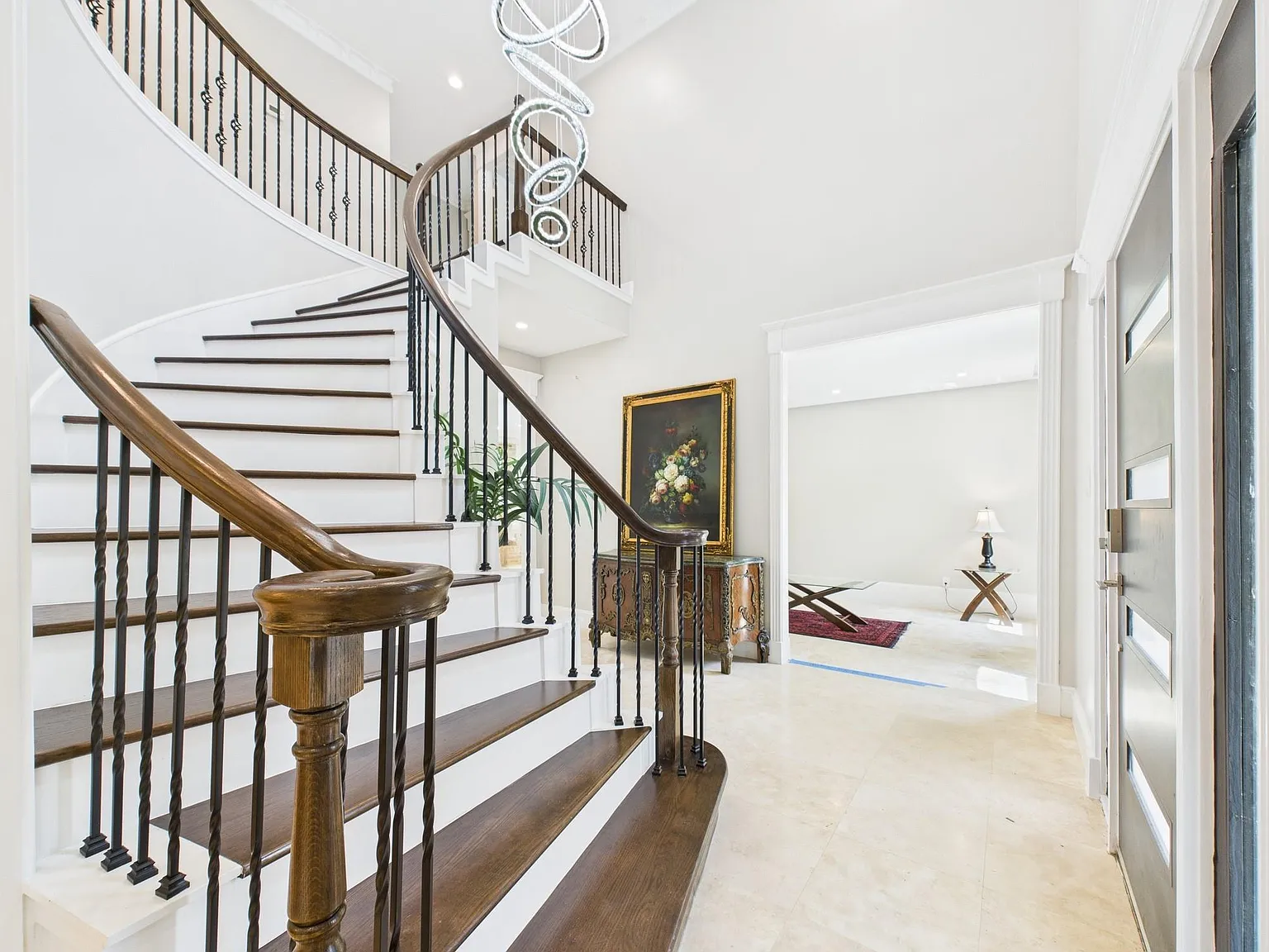 4 bed, 3.5 bath, 4006 sqft, $4,700 — Photo 4