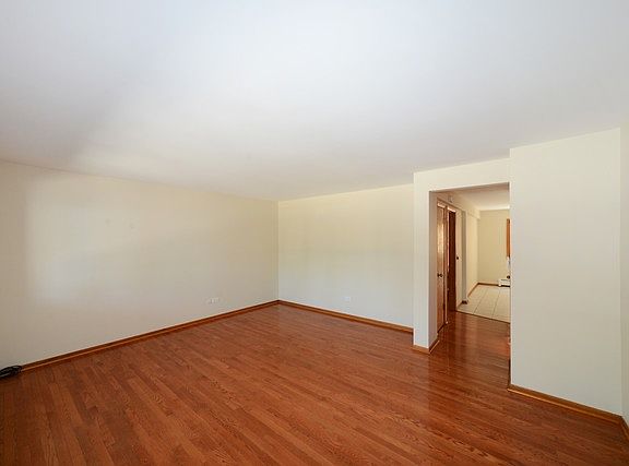 3rd image of 6555 W Belmont Ave APT 1C