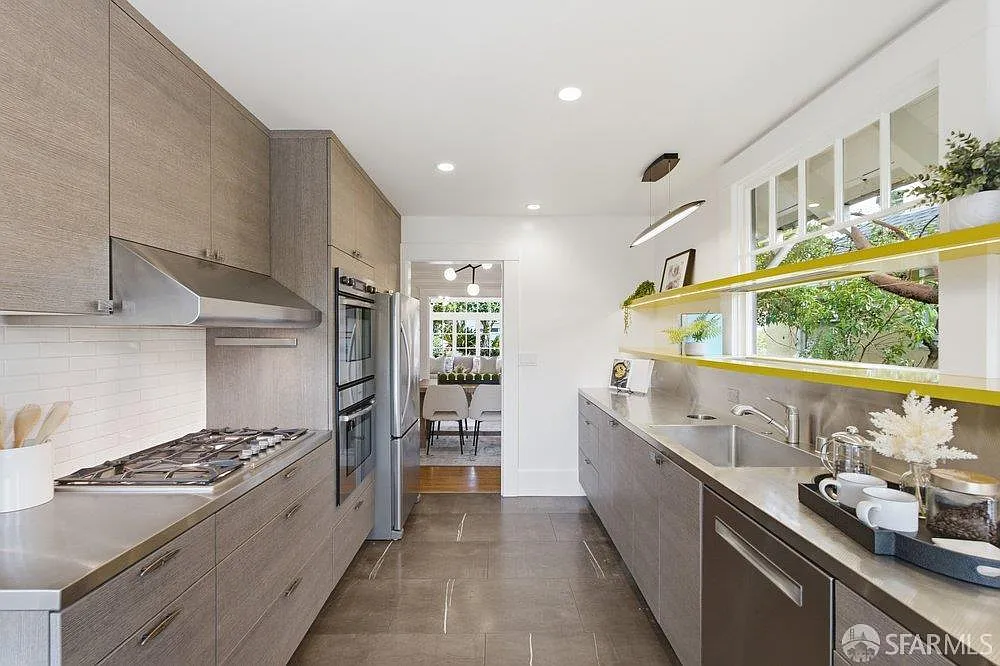 885 Head St - Photo 11
