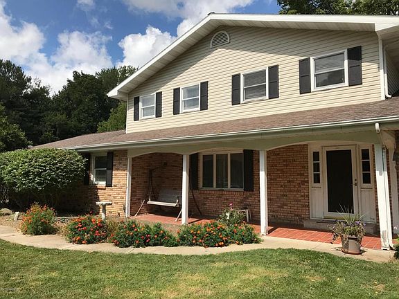 2nd image of 1317 Park Ln
